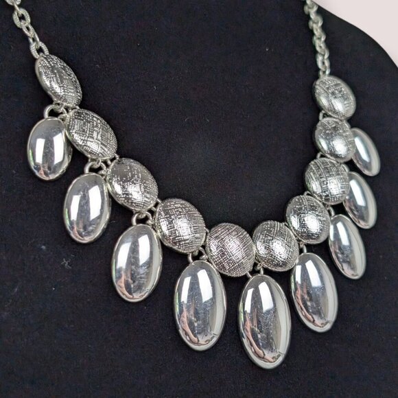 Liz Claiborne Metal Statement Necklace - Picture 3 of 6